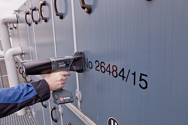 鋼結(jié)構(gòu)打碼機(jī) EBS手持噴碼機(jī)在鋁膜板構(gòu)件上標(biāo)識應(yīng)用